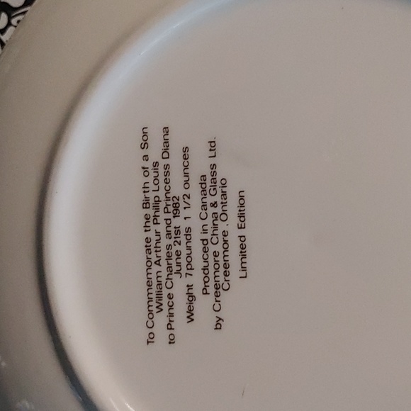 HOST SPECIAL Decorative royal plate - Picture 2 of 3